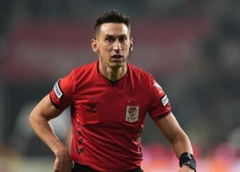 Ahmet Çakar’dan hakeme sert eleştiri: Rezillik!