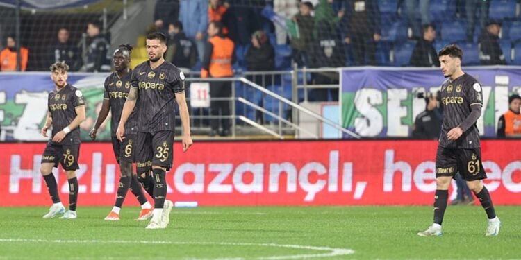 Dış sahada esemiyor