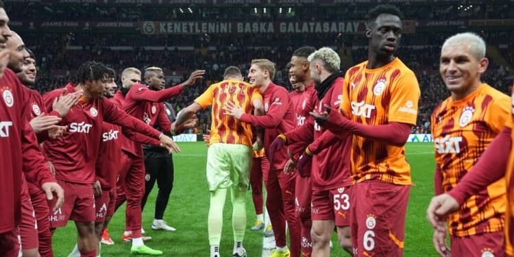 Galatasaray taraftarından Muslera’ya destek!