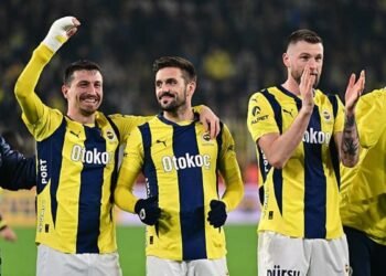 Fenerbahçe tur için sahaya çıkıyor