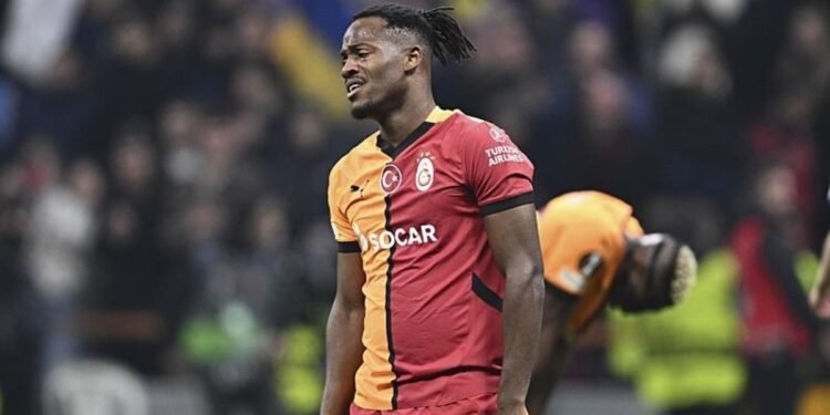 Galatasaray Michy Batshuayi’nin sözleşmesini feshetti!