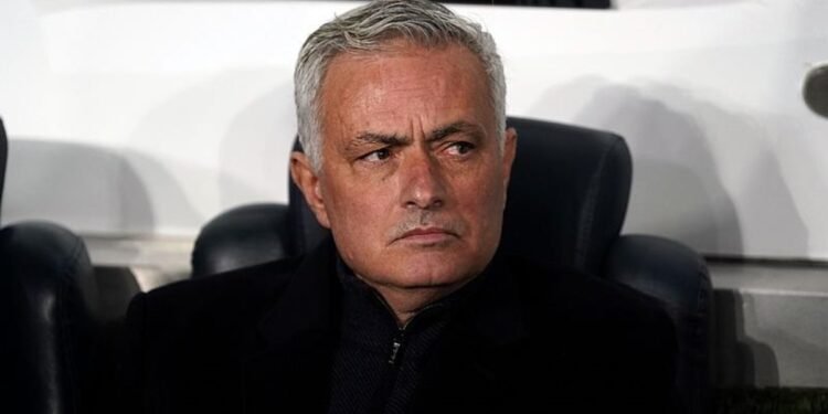 PFDK Fenerbahçe Teknik Direktörü Jose Mourinho’ya ceza vermedi!