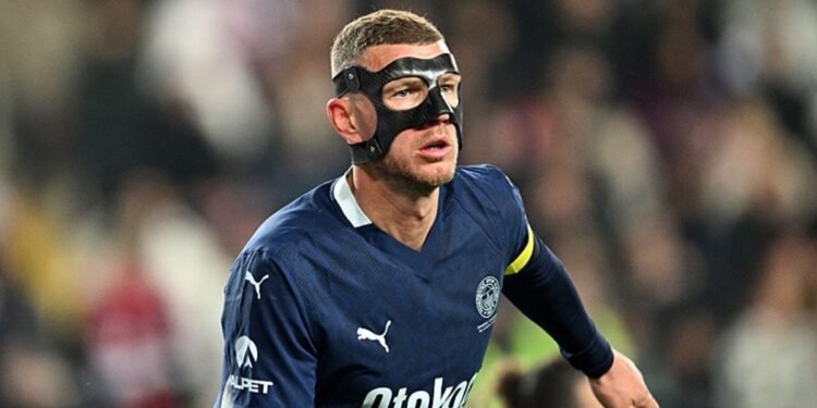 Fenerbahçe’den Edin Dzeko kararı! Tecrübeli golcüyle yollar ayrılıyor