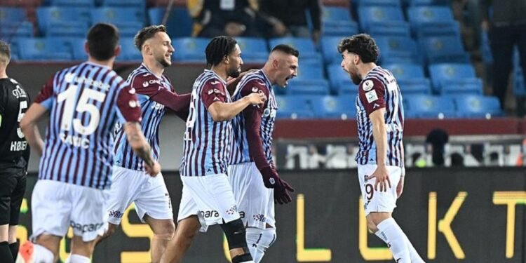 Trabzonspor 2-0 Çaykur Rizespor (MAÇ SONUCU ÖZET)