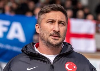 Trabzonsporlu taraftarlardan Sabri Sarıoğlu’na tepki! “Formalite icabı…”