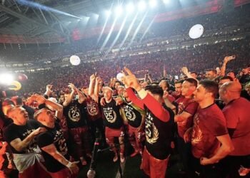 Galatasaray 5. yıldızı formasına takmaya hak kazanan ilk Türk takımı oldu