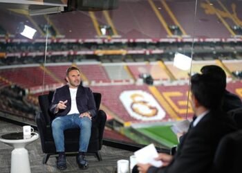 GALATASARAY HABERLERİ: Okan Buruk ayrılacak 2 ismi açıkladı!