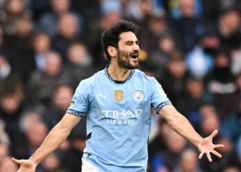 Çocukluk aşkımsın