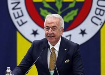 Fenerbahçe’de Erol Bilecik görevinden ayrıldığını açıkladı