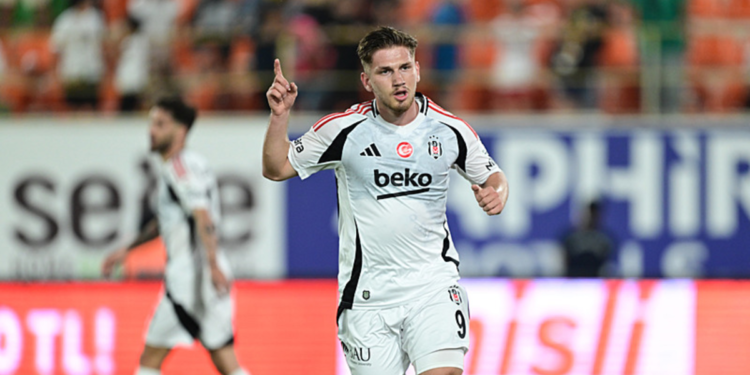 Semih göz kamaştırdı