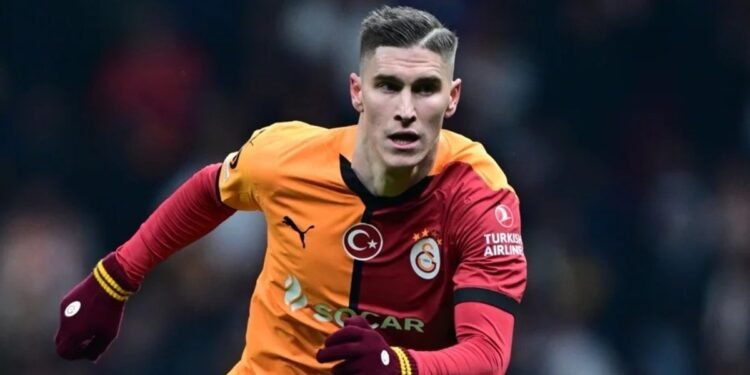 Roland Sallai ile sağda devam