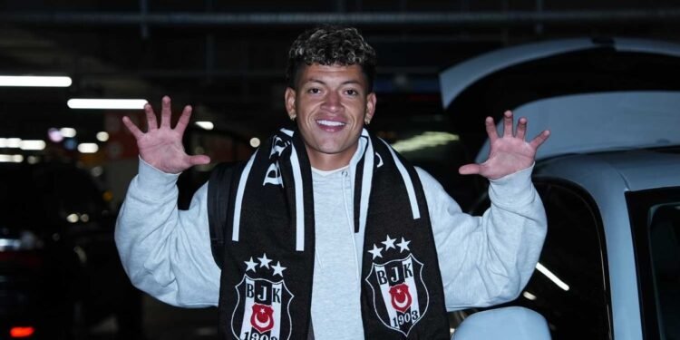 TRANSFER HABERİ: Beşiktaşlı o isim Portekiz yolcusu! Resmi maçlarda süre bulamamıştı