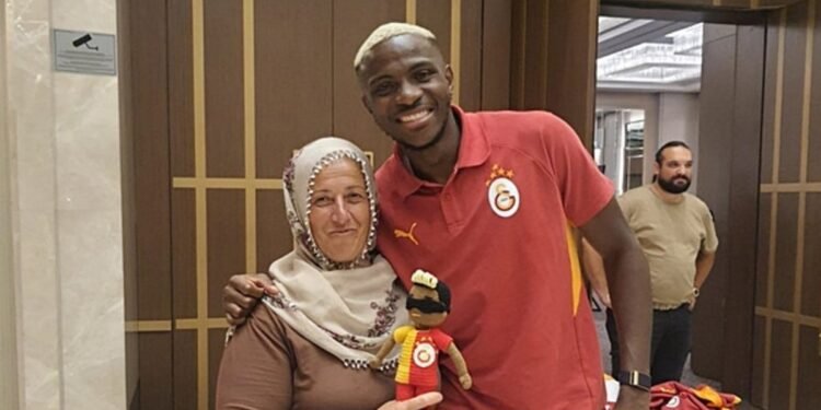 Kayserili Neslihan teyze ile Victor Osimhen bir araya geldi