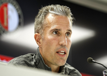 Robin van Persie: Bir tarafım Fenerbahçe’yle eşleşmeyi umuyordu