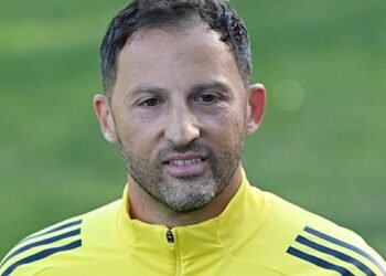 Domenico Tedesco sistemini açıkladı! 3’lü mü oynatacak 4’lü mü?
