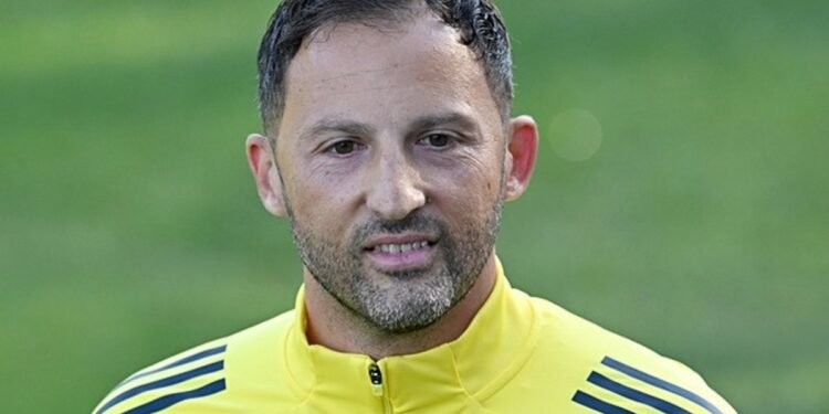 Domenico Tedesco sistemini açıkladı! 3’lü mü oynatacak 4’lü mü?