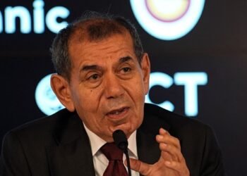 Galatasaray Başkanı Dursun Özbek’ten Fenerbahçe’ye gönderme!