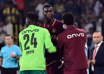 İki finali de kaybetti