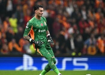 Eski kaptan ilk kez rakip