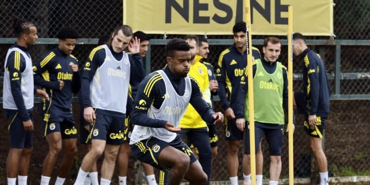 Fenerbahçe derbi hazırlıklarını sürdürdü