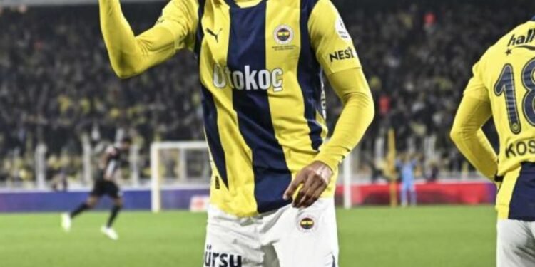 Fenerbahçe’de ilk ayrılık belli oldu! Yıldız isim veda ediyor