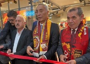 Galatasaray Kulübü Dursun Özbek Mardin’de GS Store mağazasının açılışını yaptı