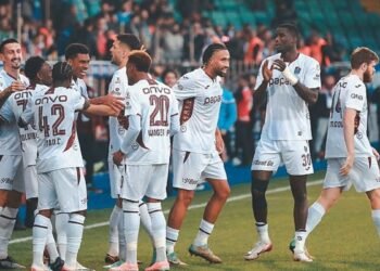 Karadeniz’de Fırtına