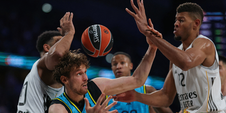 Real Madrid 84-58 Fenerbahçe Beko | MAÇ SONUCU-ÖZET