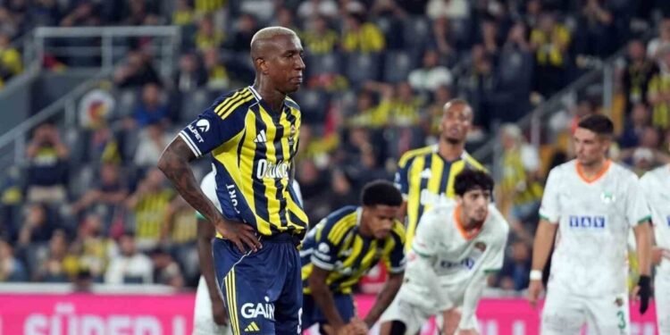 Süper Lig’in ilk 8 haftasında en çok penaltı kazanan Fenerbahçe oldu!