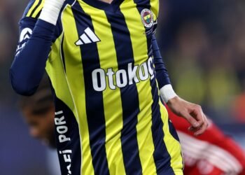 TRANSFER HABERİ – Fenerbahçe’de beklenen ayrılık yolda! Yeni adresi…