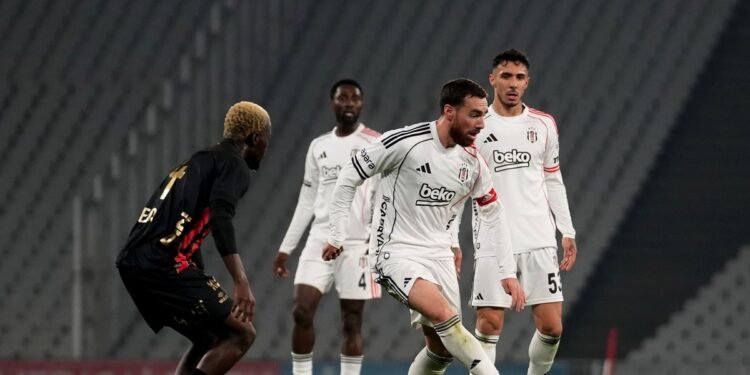 Beşiktaş deplasmanda Mısırlı.com.tr Fatih Karagümrük’ü 2-0 yendi
