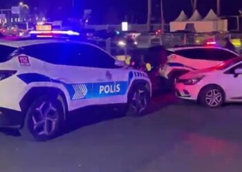 Dev derbi öncesi Beşiktaş’ta taraftarlar arasında silahlı çatışma!