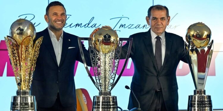 Dursun Özbek’ten Okan Buruk’a derbi morali!