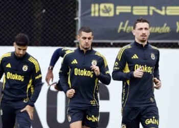 Fenerbahçe, Çaykur Rizespor deplasmanı öncesi taktik ağırlıklı çalışmalarla hazırlanıyor!