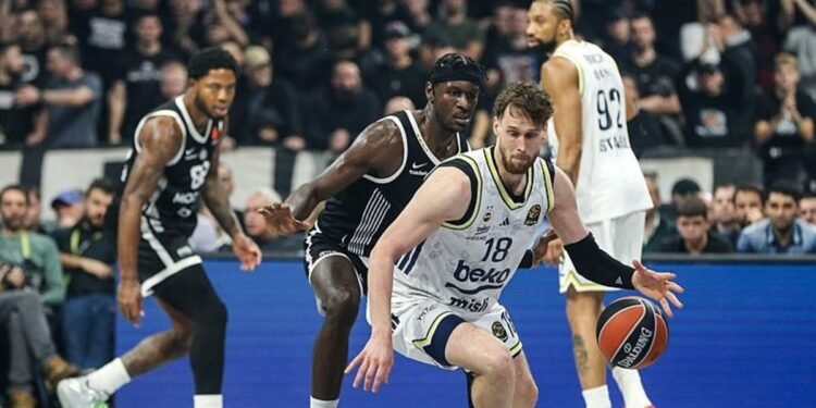 Fenerbahçe’den Belgrad’daki pankart skandalı için şikayet kararı!