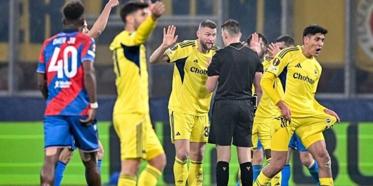 Fenerbahçe’den UEFA’ya Hollandalı hakem için başvuru!