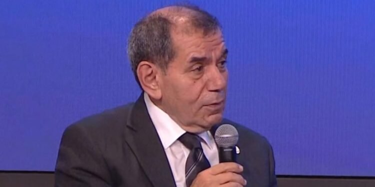 Galatasaray Başkanı Dursun Özbek: Bizi seyretmeye devam edin!