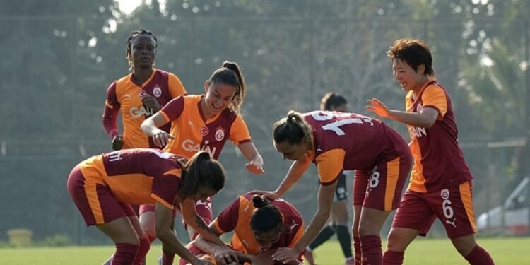 Galatasaray derbide Beşiktaş’ı farklı geçti!