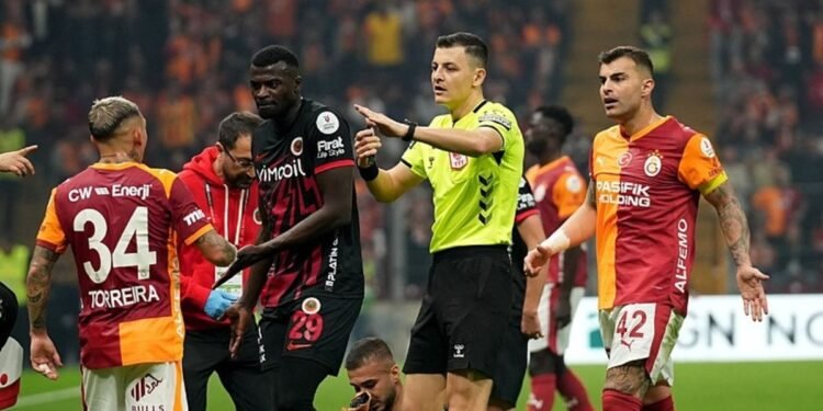 Galatasaray-Gençlerbirliği maçındaki kırmızı kart kararları doğru mu? Trio ekibi yorumladı