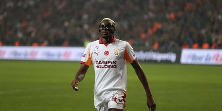 GALATASARAY HABERİ – Osimhen’den Okan Buruk’a flaş talep! Fenerbahçe derbisinde…