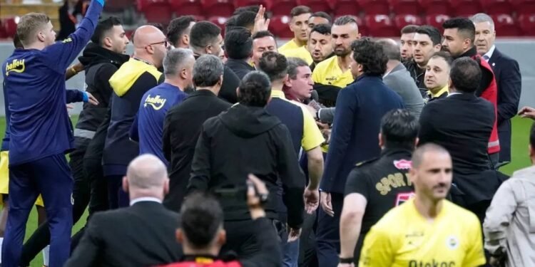 Olaylı Galatasaray-Fenerbahçe derbisi davasında mütalaa! Futbolculara 4 yıla kadar hapis talebi