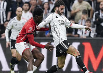 Rafa Silva idmanda yok