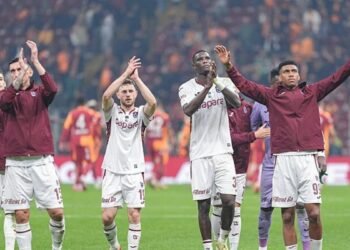 Yıkım ekibi iş başında