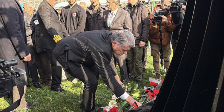 Beşiktaş’ta Tüpraş Stadyumu saldırısının 9. yılında şehitlerimiz anıldı