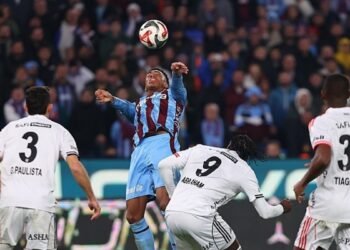 Evinde bileği bükülmüyor