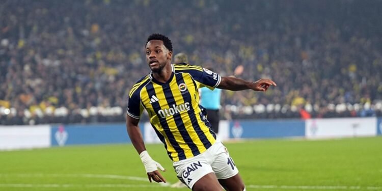 Fenerbahçe’de yönetimden Jhon Duran’a flaş uyarı!