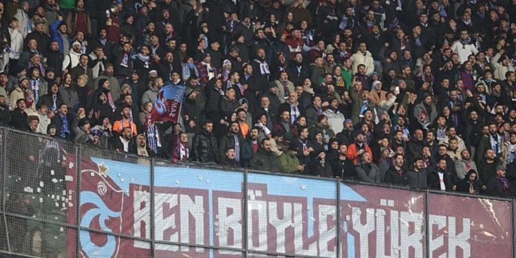 Camiadan kenetlenme mesajı