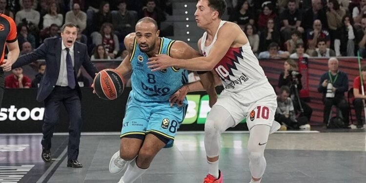 Fenerbahçe Beko deplasmanda Baskonia’yı yendi! (İŞTE MAÇIN ÖZETİ)