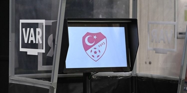 Fenerbahçe-Göztepe maçının VAR hakemi açıklandı!