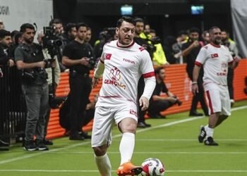 Mesut Özil’den Fenerbahçe’nin yeni transferi Matteo Guendouzi için dikkat çeken sözler!